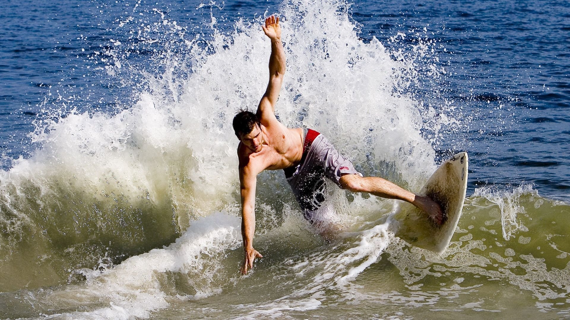 圣西罗的叹息与掌声,门迪如何用十指改写意甲争冠剧本