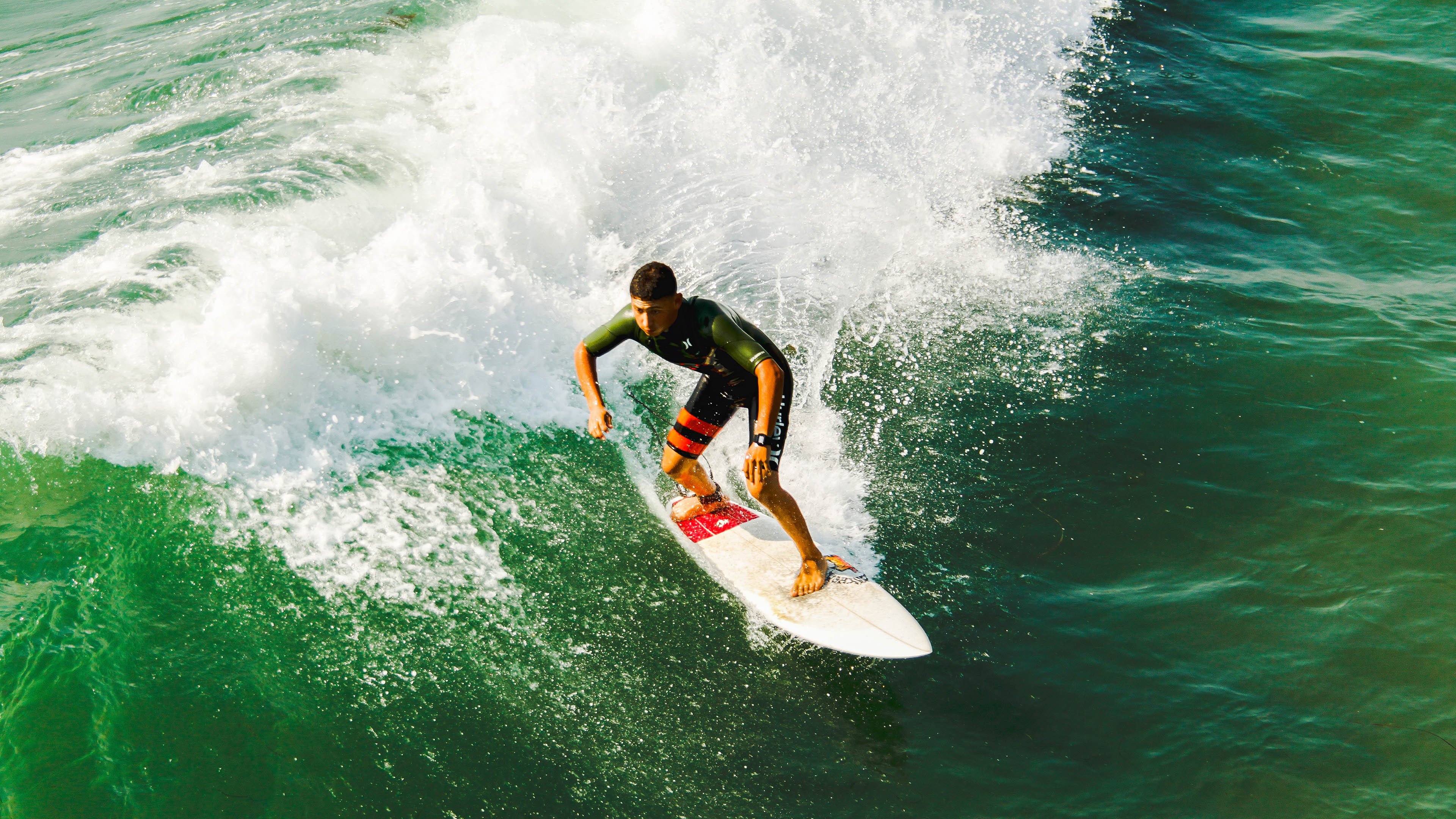 双星闪耀,猛龙末节逆袭湖人,莫兰特西甲德比接管比赛
